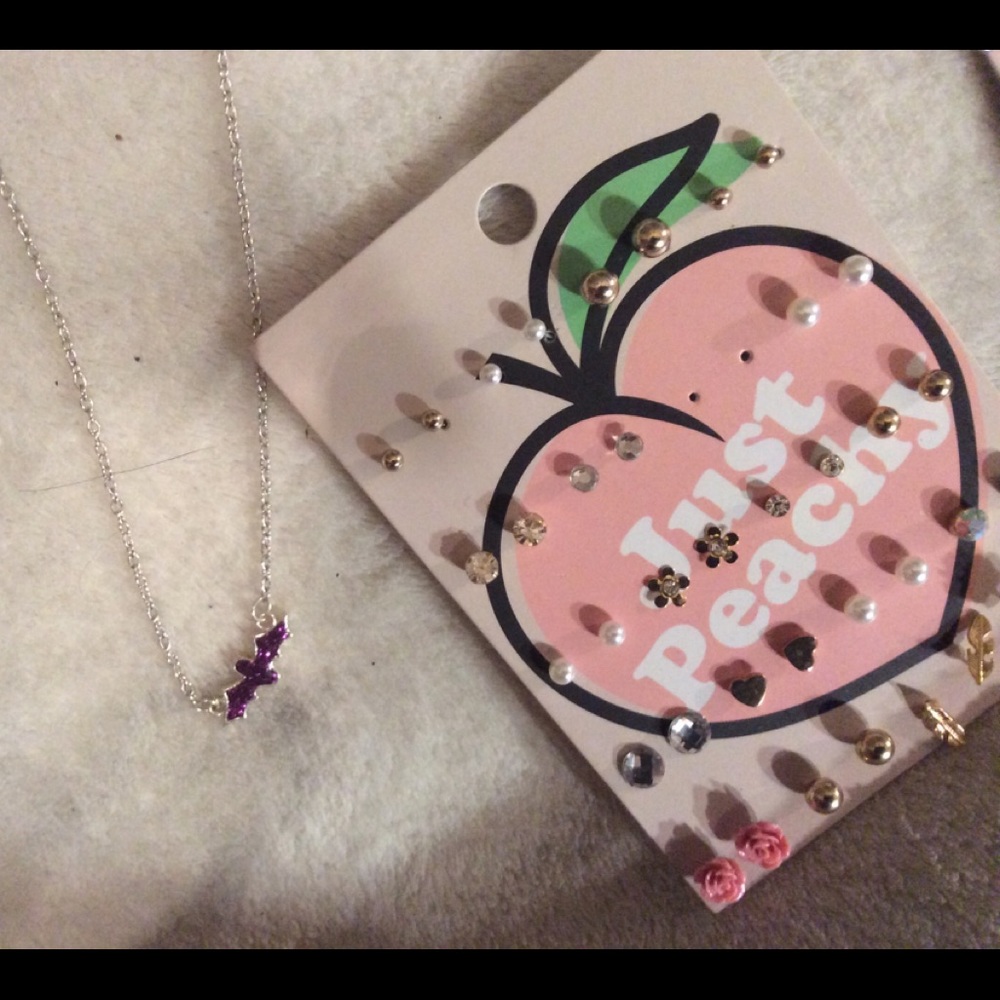 Jewelry - Picture 6 of 6